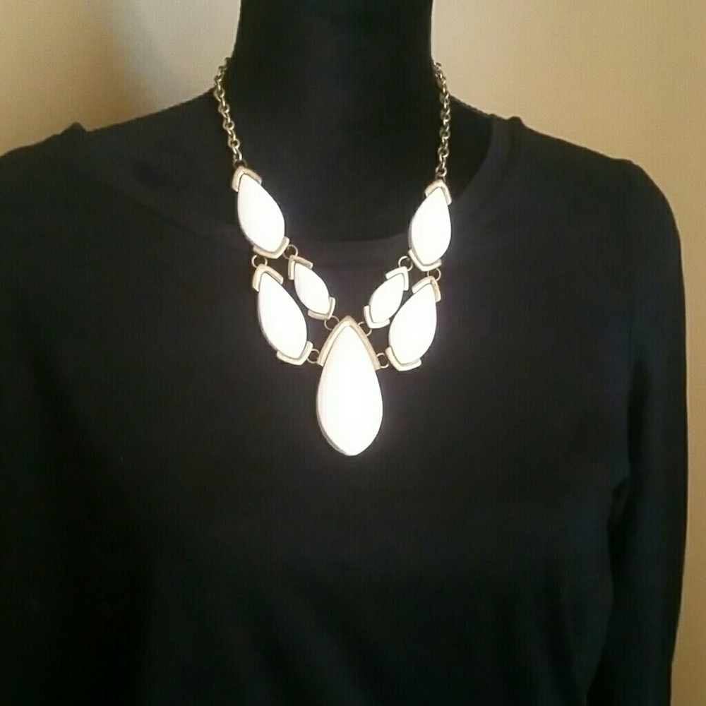 Premier Designs Blanca necklace
